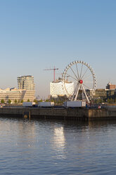 Germany, Hamburg, ferris wheel in Hafencity - MSF003994