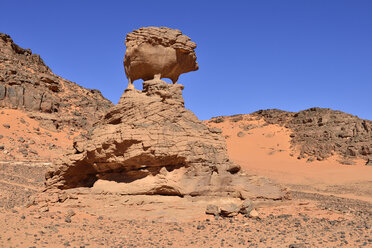 Afrika, Algerien, Sahara, Tassili N'Ajjer National Park, Felsformation, genannt der Igel - ES001186