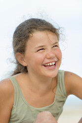 Australia, New South Wales, Pottsville, smiling girl wearing bathing suit - SHF001373