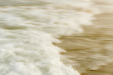 Australia, New South Wales, Pottsville, close-up of breaking waves - SHF001360