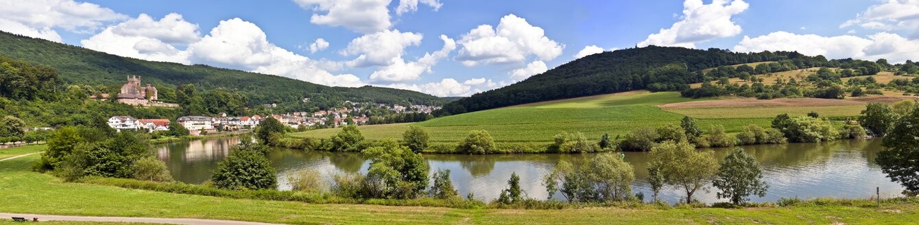 Deutschland, Hessen, Neckarsteinach, Schloss Mittelburg, Naturpark Neckartal-Odenwald - AMF002328