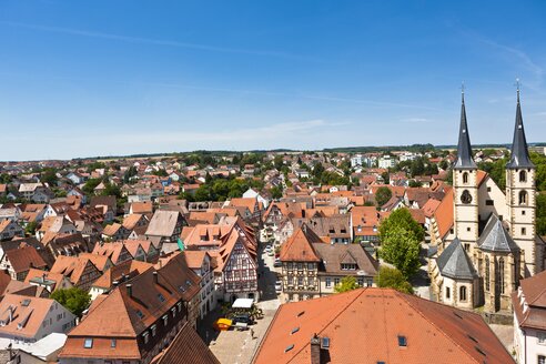 Deutschland, Baden-Württemberg, Bad Wimpfen, Blick auf historische Stadt mit Stiftskirche St. Peter - AMF002335