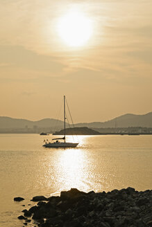 Spain, Majorca, sunset with sailing boat - MEM000170
