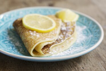 Sugar powdered pancakes with lemon - HAWF000282