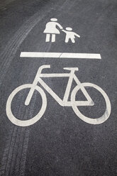 Straßenmarkierungen für Fußgänger und Radfahrer - WIF000754