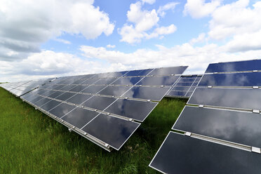 Germany, photoelectric cells of solar power plant - LYF000060