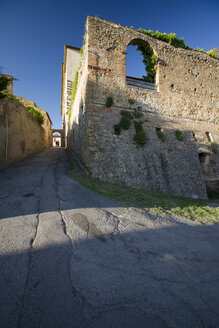 Italien, Toskana, Pienza, Palazzo Piccolomini und Allee - MY000361