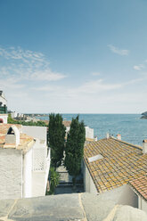 Spanien, Katalonien, Costa Brava, Blick auf das Dorf Cadaques - MEMF000221