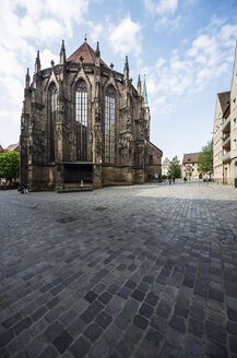 Deutschland, Bayern, Nürnberg, Blick auf die St. Sebalduskirche - THAF000463