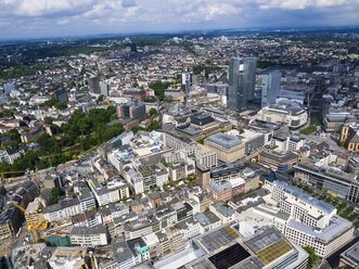 Deutschland, Hessen, Frankfurt, Blick auf die Stadt von oben - AMF002397