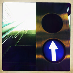 Arrow to an escalator, stairs, HafenCity, Hamburg, Germany - SEF000708