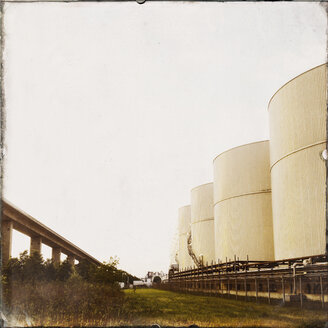 Silos für Getreide, Futtermittel und Ölsaaten, Zufahrt zur Koehlbrandbrücke, Hamburger Hafen, Deutschland - MSF004035