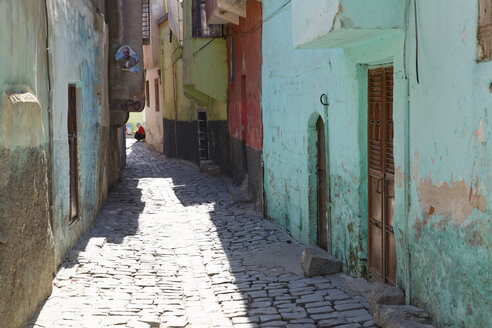 Türkei, Diyarbakir, Blick auf die Gasse in der Altstadt - SIEF005456