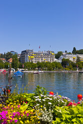 Schweiz, Kanton Waadt, Lausanne, Genfersee, Hafen von Ouchy, Hotel Angleterre et Residence im Hintergrund - AMF002405