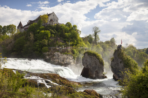 Schweiz, Schaffhausen, Rheinfall mit Schloss Laufen - WIF000794