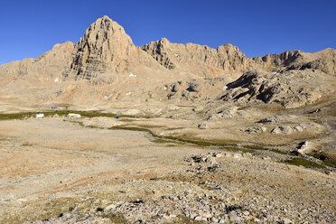 Türkei, Anti-Taurus-Gebirge, Aladaglar-Nationalpark, Yedigoeller-Hochebene, Zeltlager unterhalb des Direktas-Berges - ES001221