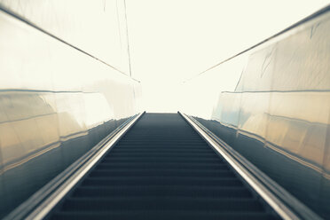 Germany, Hamburg, St. Pauli, moving stairs of underground station Hafencity - MSF004051