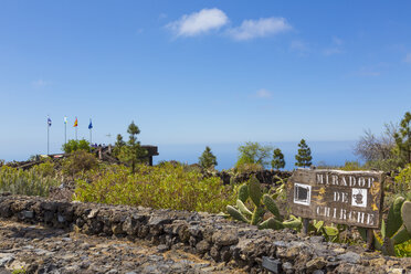 Spain, Canary Islands, Tenerife, Mirador de Chirche, Sign at observation terrace - MABF000230