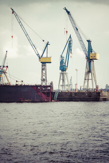 Deutschland, Hamburg, Kräne am Containerterminal Tollerort - KRP000624