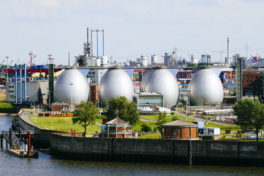 Germany, Hamurg, digestion tanks of water treatment plant Koehlbrandhoeft at River Elbe - KRPF000599