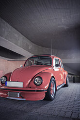 Old VW beetle parking at underpass - VTF000328