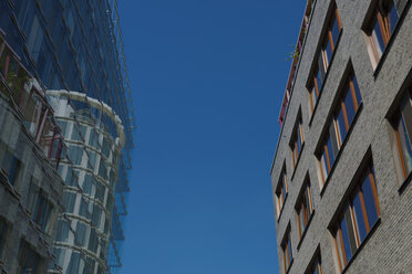 Deutschland, Hamburg, HafenCity, Gebäude am Sandtorpark - VI000285