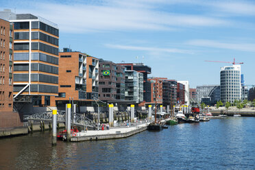 Deutschland, Hamburg, HafenCity, Blick auf den Sandtorkai - VI000293