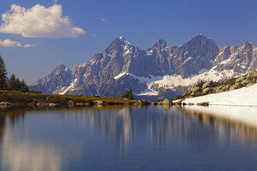 Österreich, Steiermark, Bezirk Liezen, Tauern, Blick zum Dachstein, Spiegelsee - GFF000522