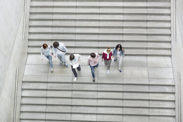 Group of students walking on stairs - WESTF019701