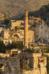 Turkey, Anatolia, Hasankeyf, minaret of El Rizk Mosque - SIEF005498