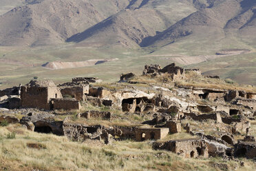 Türkei, Anatolien, Hasankeyf, Ruinen auf dem Festungsberg Kale - SIE005507