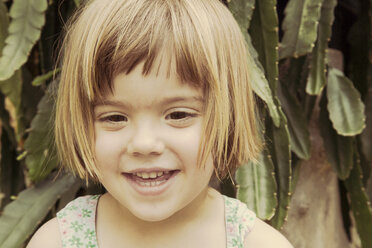 Portrait of smiling little girl - LVF001492