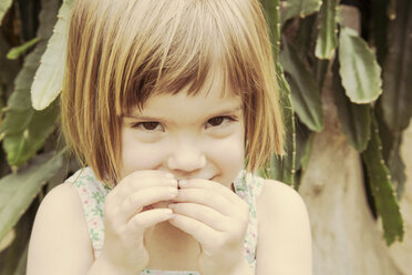 Portrait of smiling little girl - LVF001493