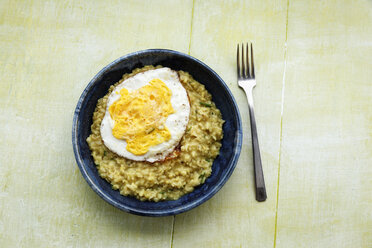 Vegetarisches Kedgeree mit Spiegelei - EVGF000655