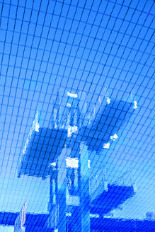 Water reflection of highboard at swimming pool - VTF000338