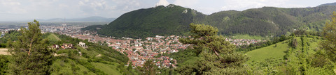 Rumänien, Brasov, Stadtansicht mit Tampa, lizenzfreies Stockfoto