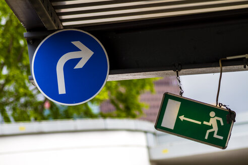 Germany, Berlin, two direction signs at Potsdam Square - BIGF000011