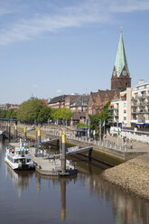 Germany, Bremen, view to boardwalk Schlachte and Martini landing pier - WIF000844