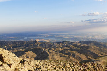 Turkey, Anatolia, Mount Nemrut, view to Atatuerk Dam - SIEF005534