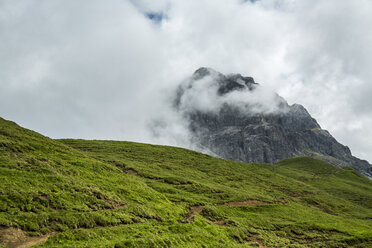 Österreich, Allgäuer Hochalpen, Großer Widderstein im Nebel - STSF000415