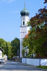 Deutschland, Bayern, Oberammergau, Blick auf die Landkirche St. Peter und Paul - MHF000317