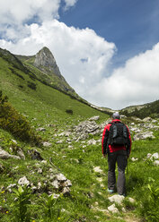 Austria, Tyrol, Allgaeu High Alps, Nature Reserve Hoher Ifen, Mahd Valley, Torkopf Mountain, Ascent to Gottesacker, Hiker - STSF000427