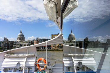 United Kingdom, England, London, City of London, St Paul's Cathedral, seen from a water taxi - WEF000175