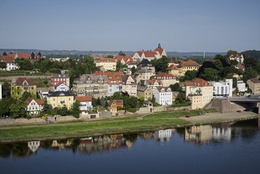 Deutschland, Sachsen, Meißen, Blick auf die Stadt von der Albrechtsburg - ELF001107