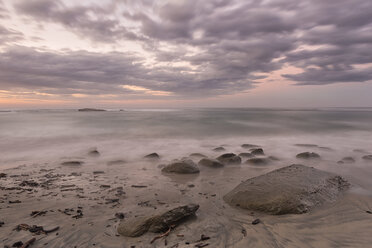 New Zealand, South Island, Tasman, Kahurangi Point, dusk at the beach - SHF001516