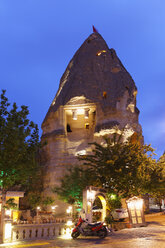 Türkei, Ostanatolien, Kappadokien, Feenschornstein im Goereme Nationalpark, Restaurant Roma Kalesi in Goereme - SIEF005573