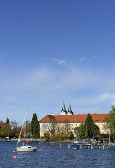 Deutschland, Bayern, Oberbayern, Tegernsee, Schloss und Pfarrkirche St. Quirinus, ehemalige Abtei Tegernsee - LHF000355