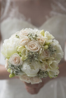 Bride holding bridal bouquet - HLF000627