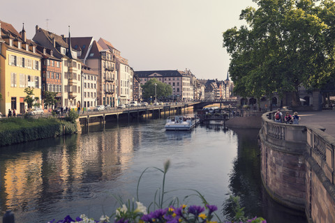 Frankreich, Straßburg, Ausflugsschiffe auf der Ill, lizenzfreies Stockfoto