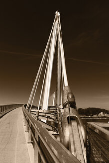 Die Brücke Passerelle des Deux Rives verbindet die Städte Kehl, Deutschland, und Straßburg, Frankreich - MEMF000274